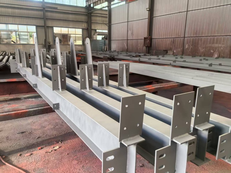 โครงการการติดตั้งหลังคาโครงสร้างเหล็กเสร็จสมบูรณ์